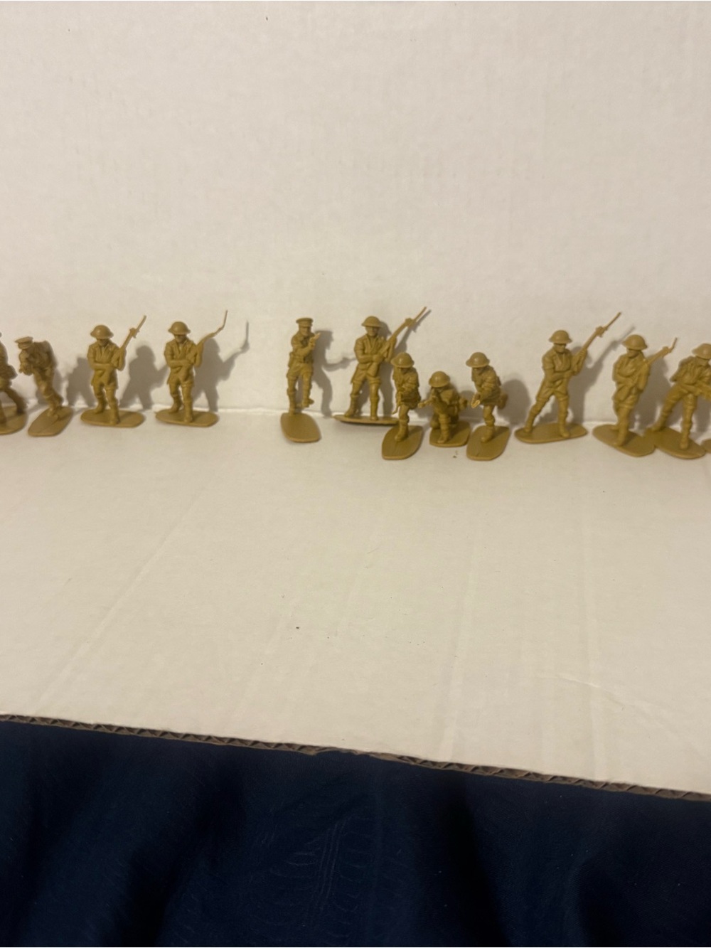 Vintage Mini Tan/Yellow Army Men Soldiers Lot of 17 Hong Kong Plastic 1” Figure